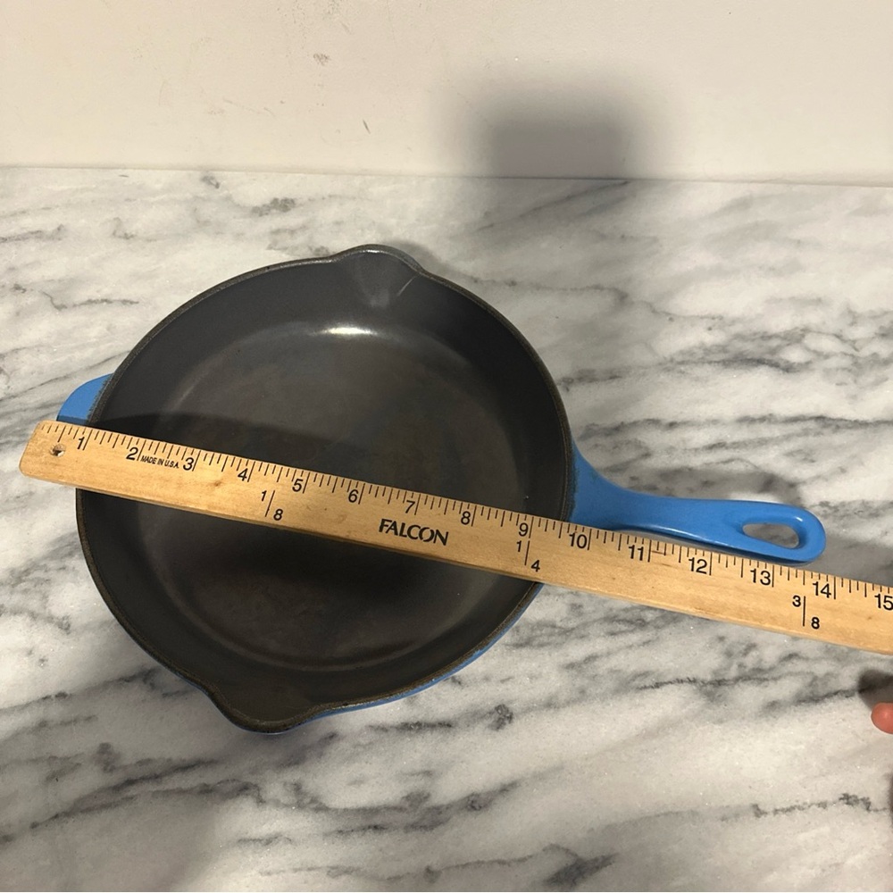 Le Creuset 9” Blue Cast Iron Skillet vintage - Picture 3 of 14